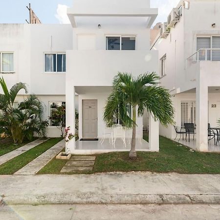Micro Studio Perfect For Backpackers, Couples, 3 Min Drive To Playa El Nino Cancún Exterior foto