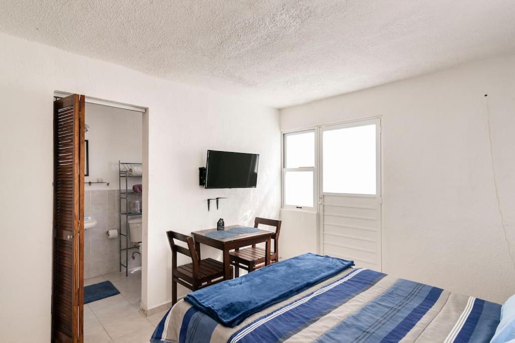 Micro Studio Perfect For Backpackers, Couples, 3 Min Drive To Playa El Nino Cancún Exterior foto